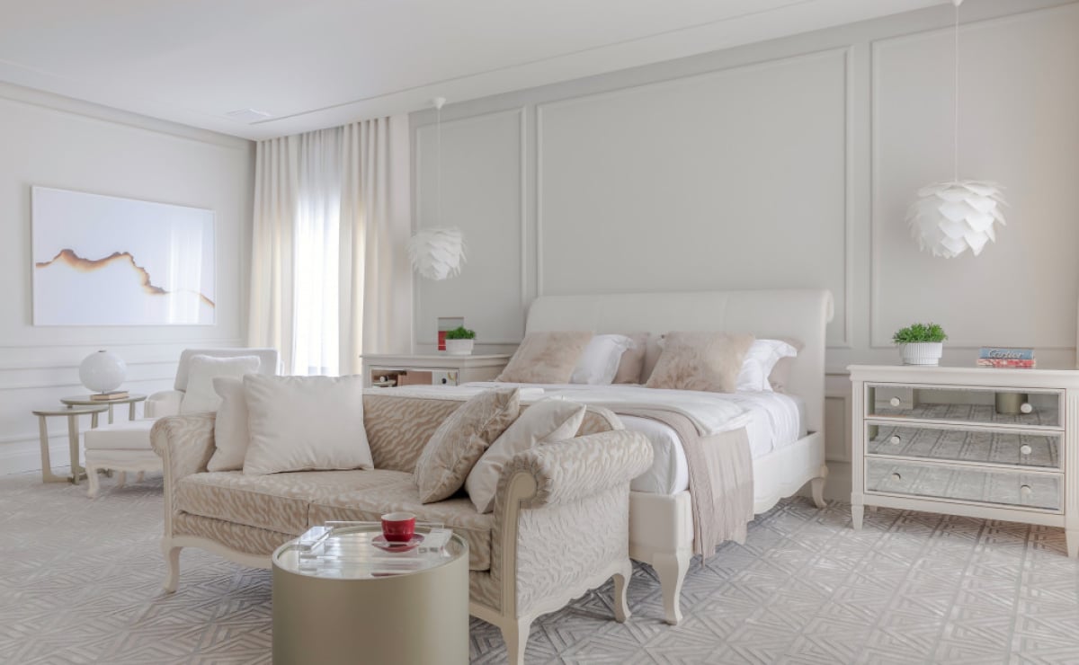 Luxo e simplicidade: 40 quartos de casal com cores neutras