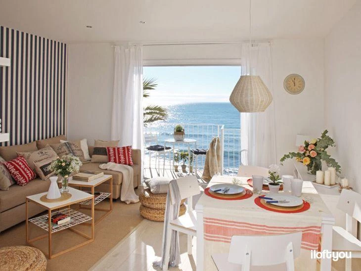 Pequeno apartamento de praia decorado para te inspirar