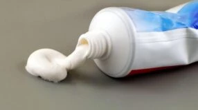 Foto de pasta de dente na limpeza 25 - 1
