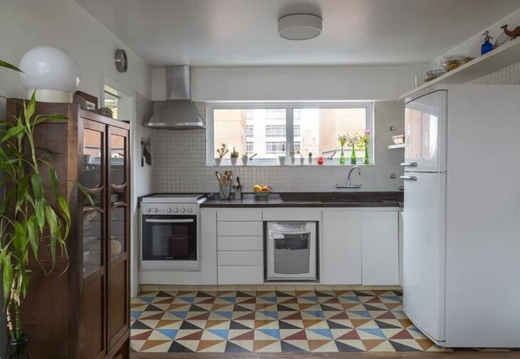 Foto de pisos para cozinha 50 - 52