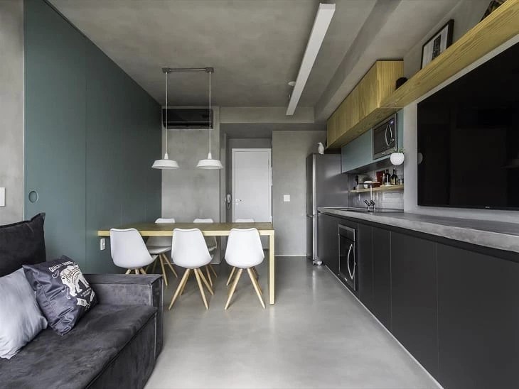 Apartamento de 42m² ganha espaços amplos com ajuda de painéis