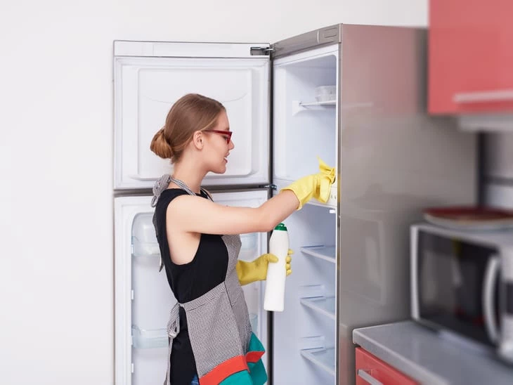 Dicas e truques para limpar a geladeira corretamente