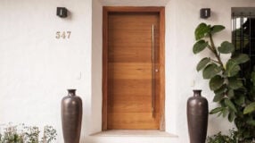 Foto de portas de entrada de madeira 0 - 5