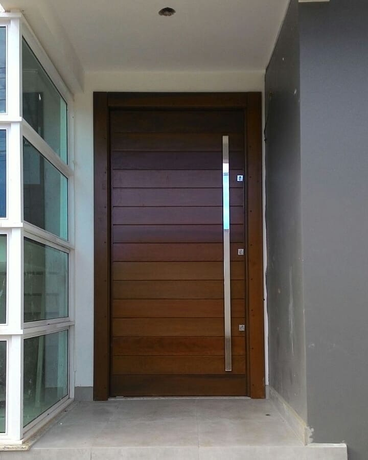 Foto de portas de entrada de madeira 33 - 55