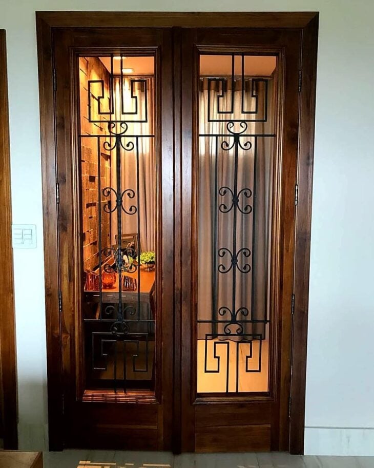 Foto de portas de entrada de madeira 63 - 262