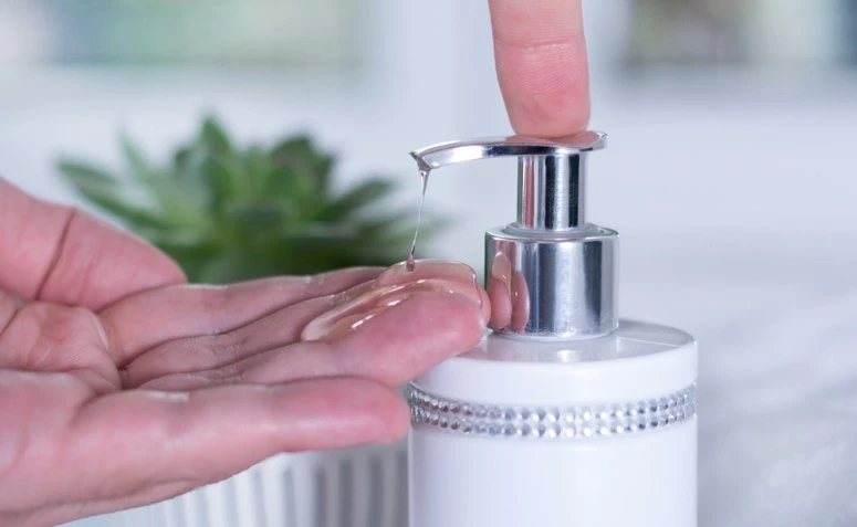 Como fazer sabonete líquido: 9 receitas práticas para fazer em casa
