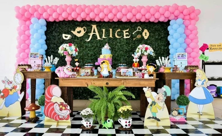 85 ideias de festa Alice no País das Maravilhas para soltar a imaginação