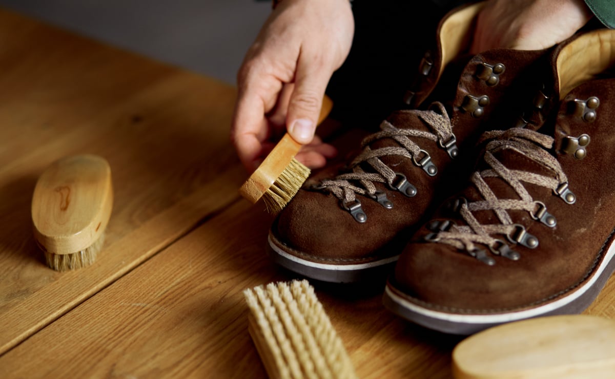 Como limpar sapatos de camurça: 11 tutoriais e dicas úteis