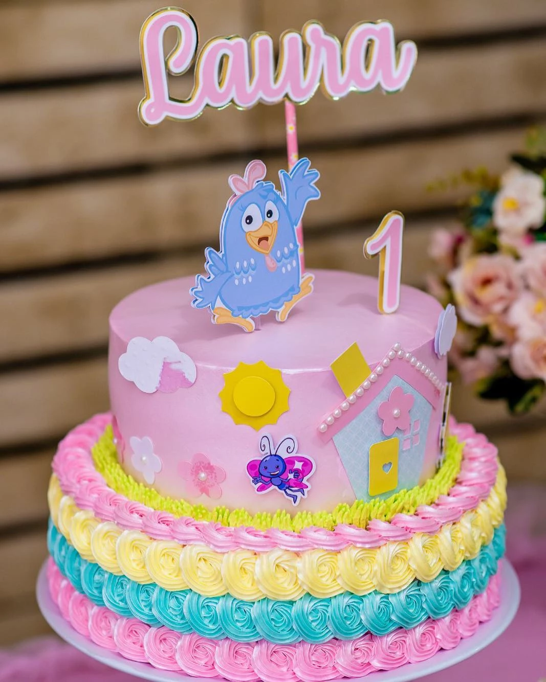 Topper de bolo: 35 ideias incríveis e tutoriais para criar o seu  Bolos de  aniversário, Bolo de aniversario decorado, Bolo de aniversario adulto