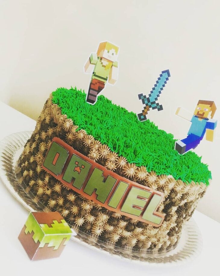 Bolo Minecraft - chantilly- Karine Cakes. 