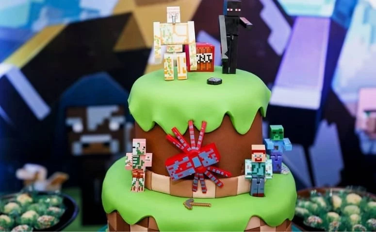 Bolo do Minecraft: + 40 fotos e dicas para festa infantil  Decorações de  festa minecraft, Festa de aniversário minecraft, Festa minecraft simples