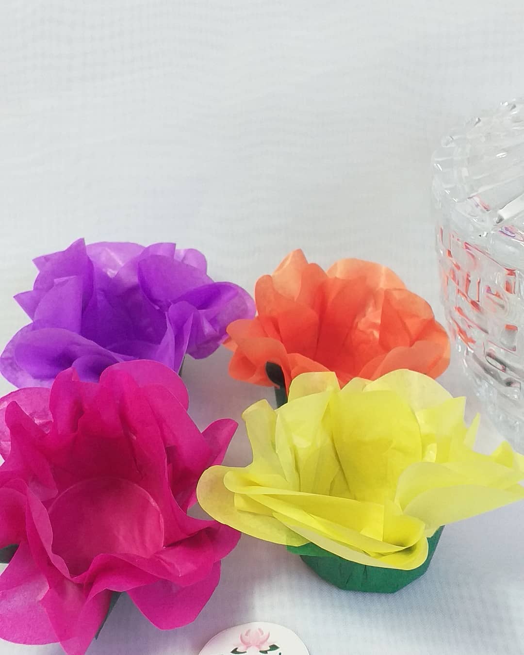 Flor de papel de seda: como fazer e 55 ideias para colorir a decoração