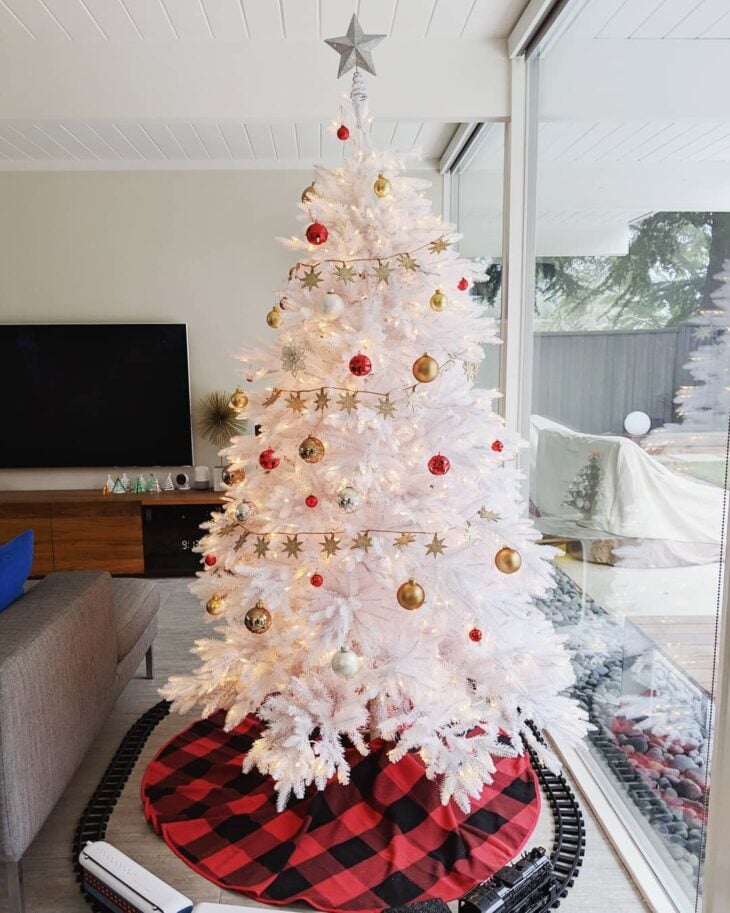 Árvore de Natal rose gold: 25 ideias para uma decoração elegante