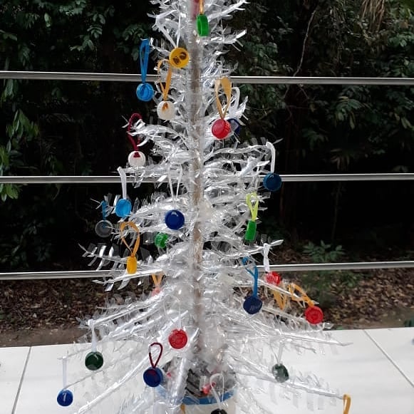 Árvore de Natal de garrafa PET: 30 ideias para a sustentabilidade brilhar –  Guilherme Barbosa