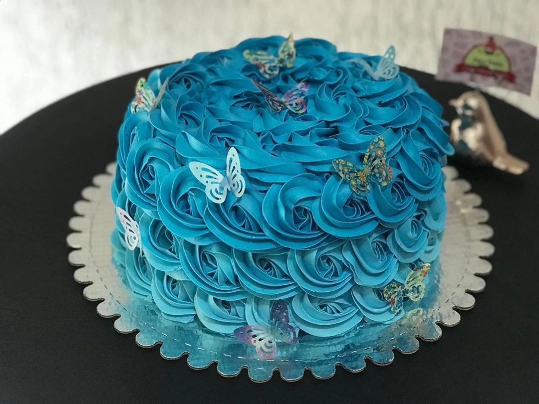 Topper de bolo: +50 Ideias para decorar sua festa - Artesanato Passo a  Passo!  Bolos de aniversário azuis, Bolos de aniversário, Bolo de  aniversario adulto