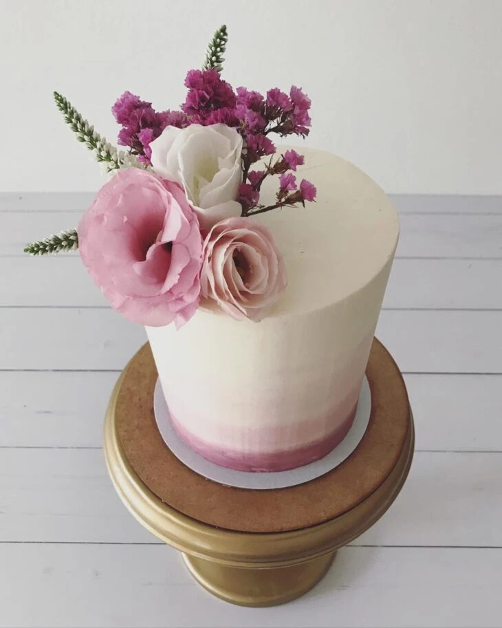 Foto de bolo com flores 10 - 334