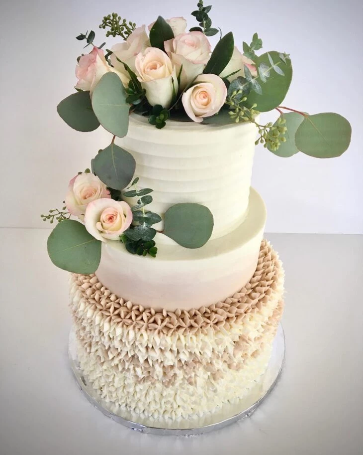 Foto de bolo com flores 52 - 55