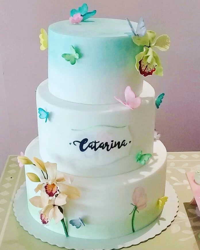 Bolo jardim encantado in 2023  Butterfly baby shower cake, Butterfly theme  cake, Cake designs birthday