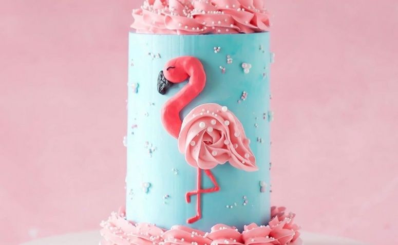 Bolo de flamingo: tutoriais e 110 decorações que são tendência