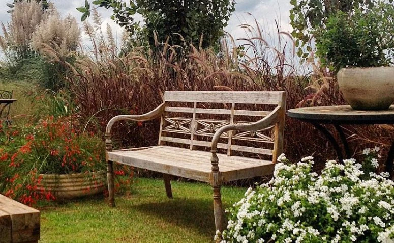 70 ideias de banco de jardim para um ambiente agradável e bonito