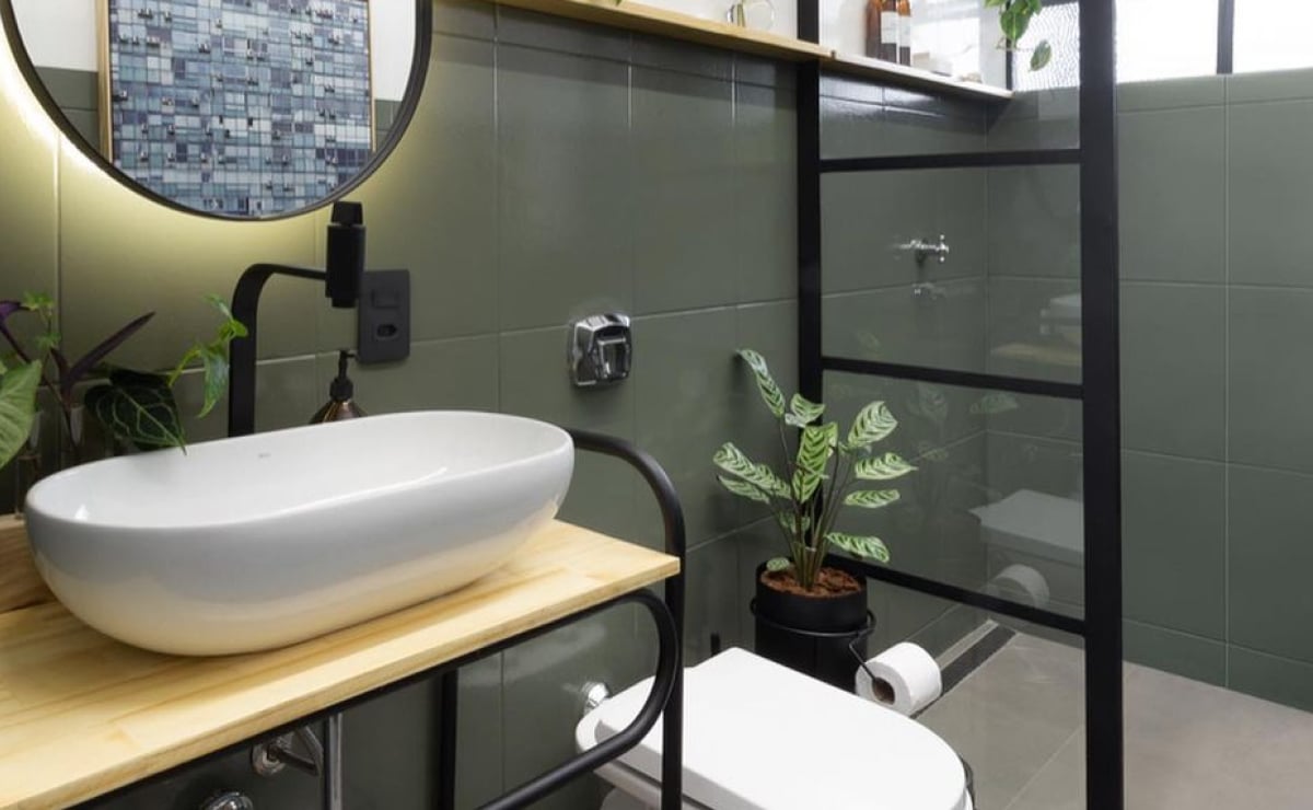 Banheiros pequenos: 85 ideias funcionais para os menores espaços