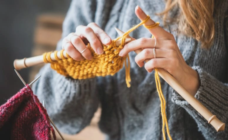 Como fazer tricô: o que você precisa saber para começar a tricotar