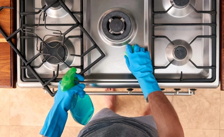 Deixe seu fogão brilhando: aprenda truques para limpá-lo corretamente