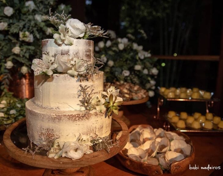 Foto de bolo de casamento rustico 42 - 41