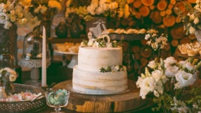 Foto de bolo de casamento rústico capa - 3