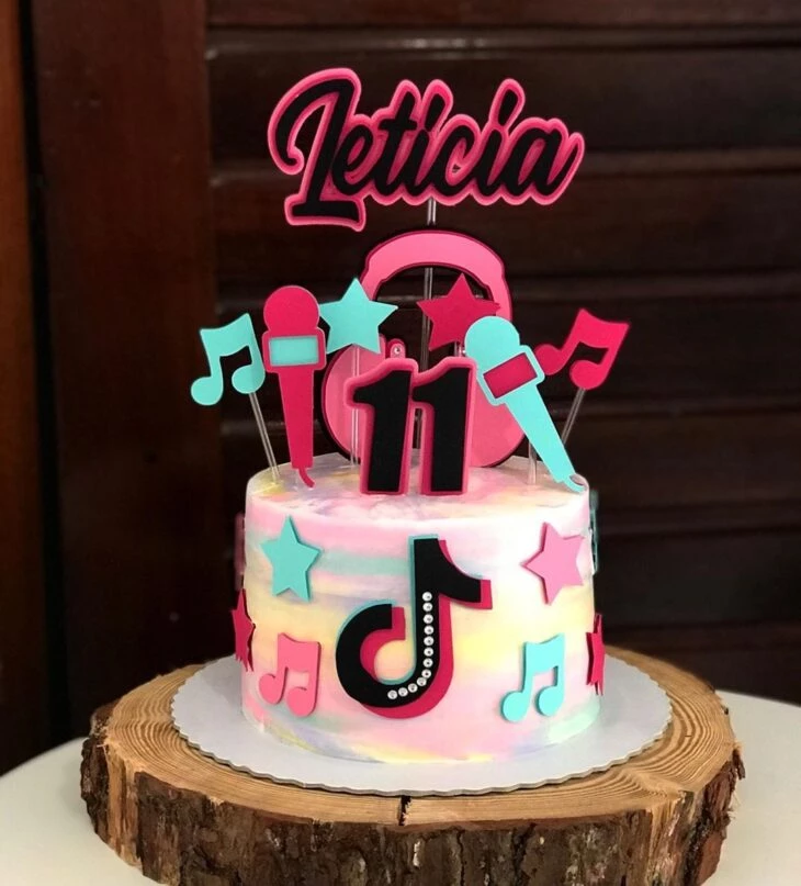 bolo de aniversário moderno feminino｜Pesquisa do TikTok