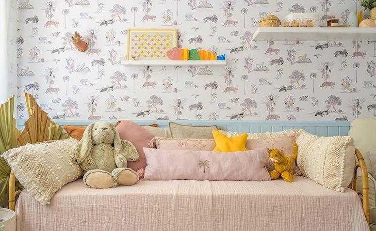 Prateleira para quarto infantil: 70 maneiras de incluir a peça na decoração
