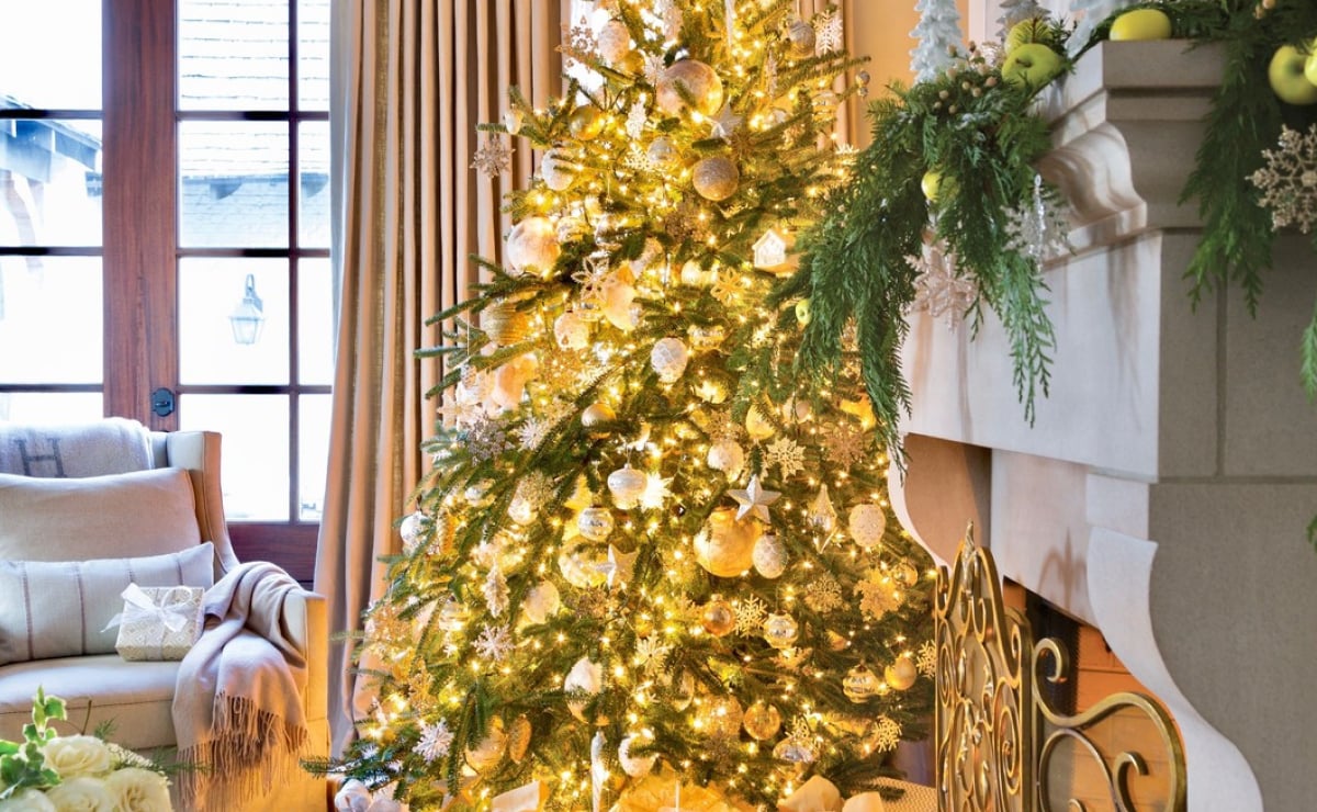Árvore de Natal dourada: 70 FOTOS cheias de luz e glamour