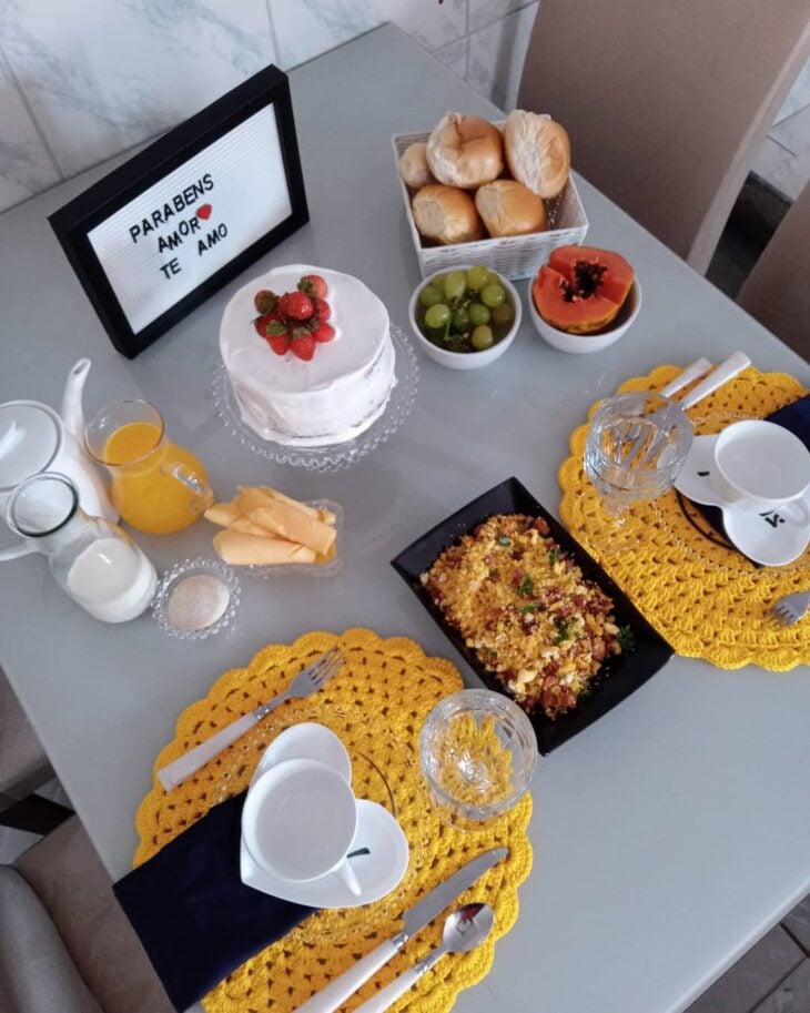 Café da manhã de aniversário: o que servir, dicas e boas ideias [FOTOS]