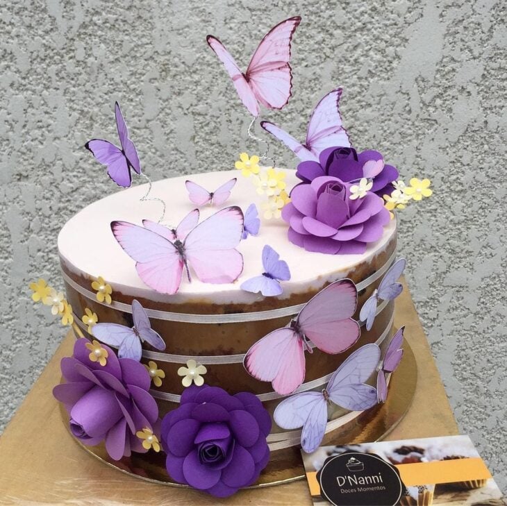 Foto de bolo com borboletas 53 - 56