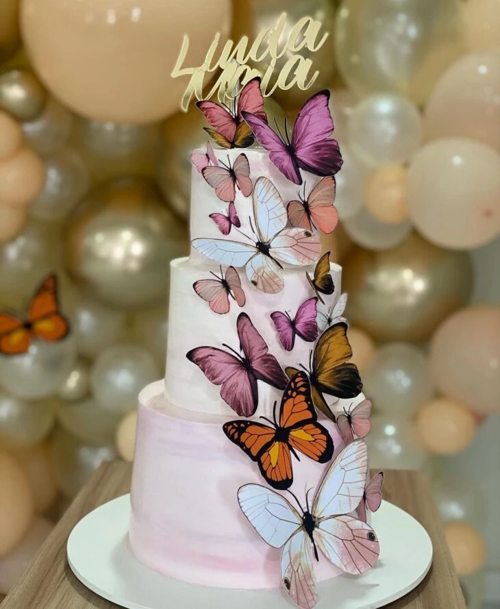 Bolo lilás borboleta  Bolos de aniversário roxos, Bolinhos de