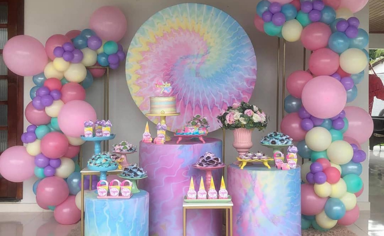 60 fotos coloridíssimas de festa tie-dye para quem tem estilo