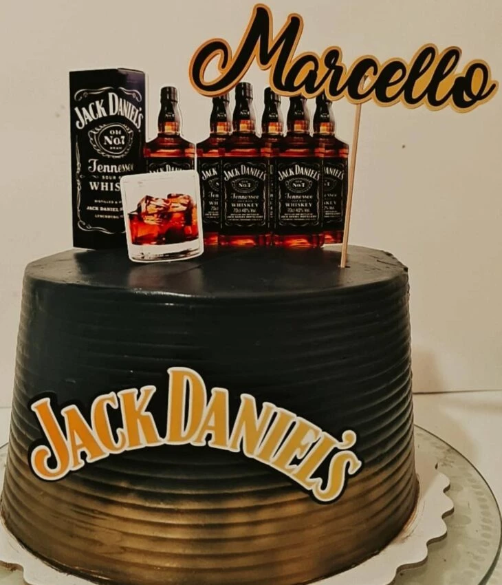 Bolo Jack Daniel's: 70 opções e tutoriais de como fazer esse bolo