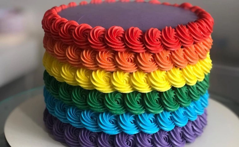 50 ideias de bolo LGBT+ para festejar com muita personalidade