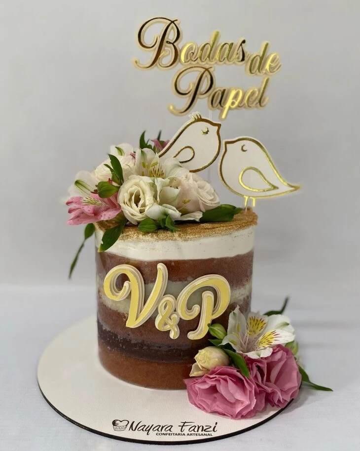 Foto de bolo bodas de papel 35 - 38