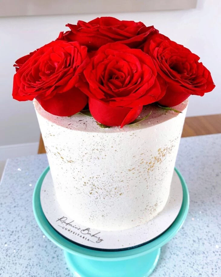 Foto de bolo com rosas 12 - 15
