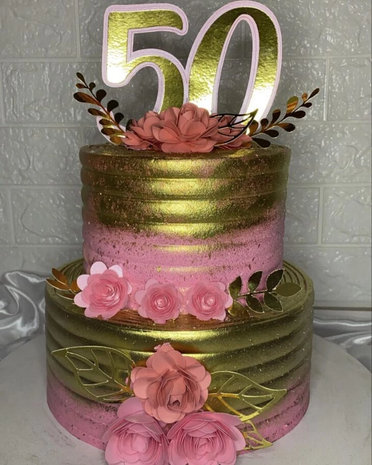 Foto de bolo com rosas 18 - 21