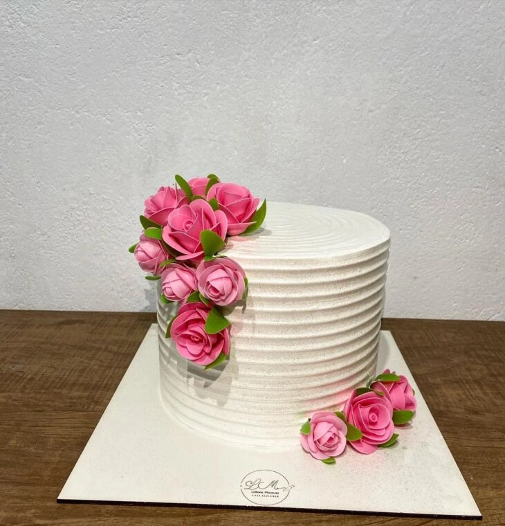 Foto de bolo com rosas 24 - 27