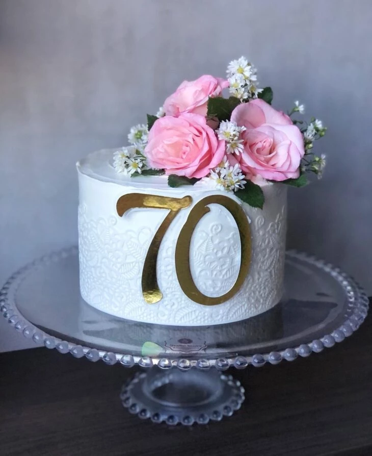Foto de bolo com rosas 43 - 46