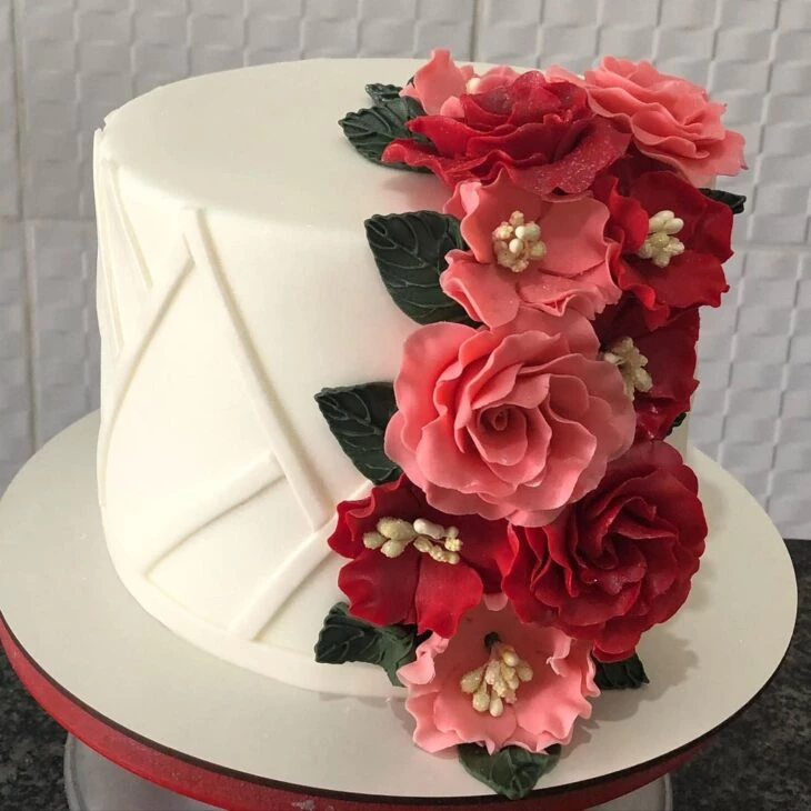 Foto de bolo com rosas 48 - 51