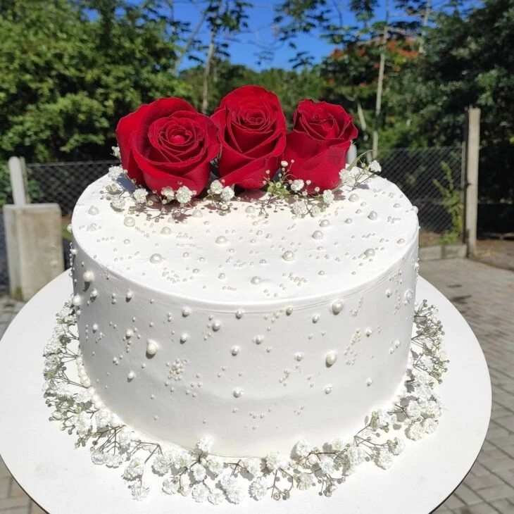 Foto de bolo com rosas 65 - 68