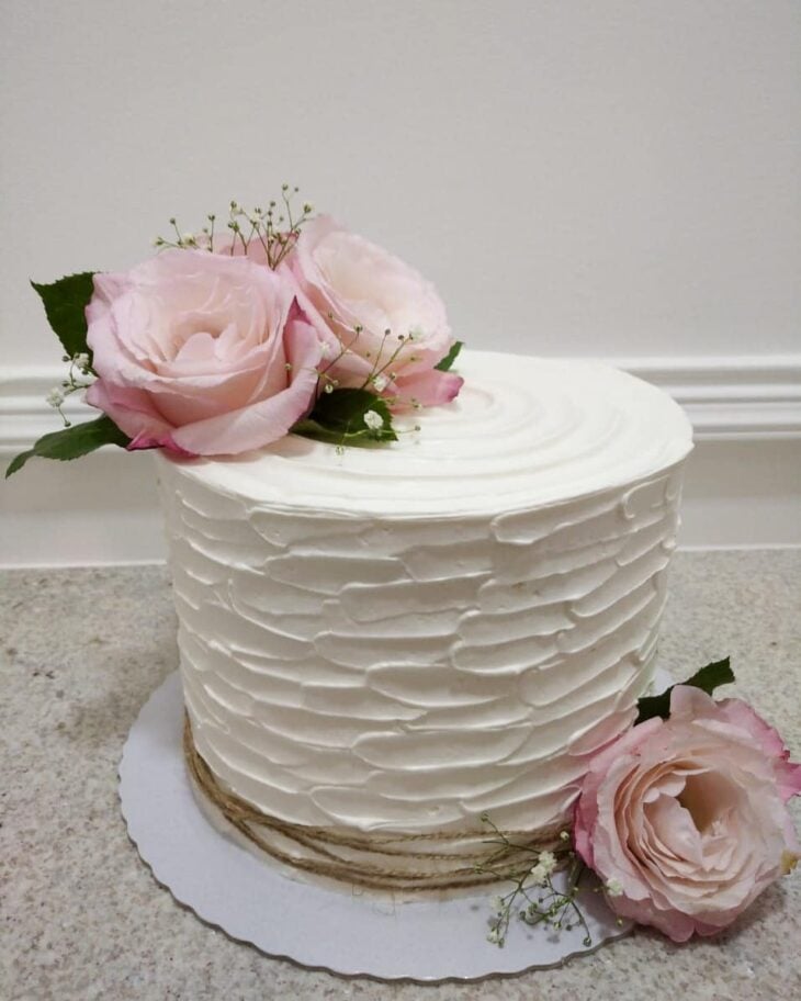 Foto de bolo com rosas 76 - 79