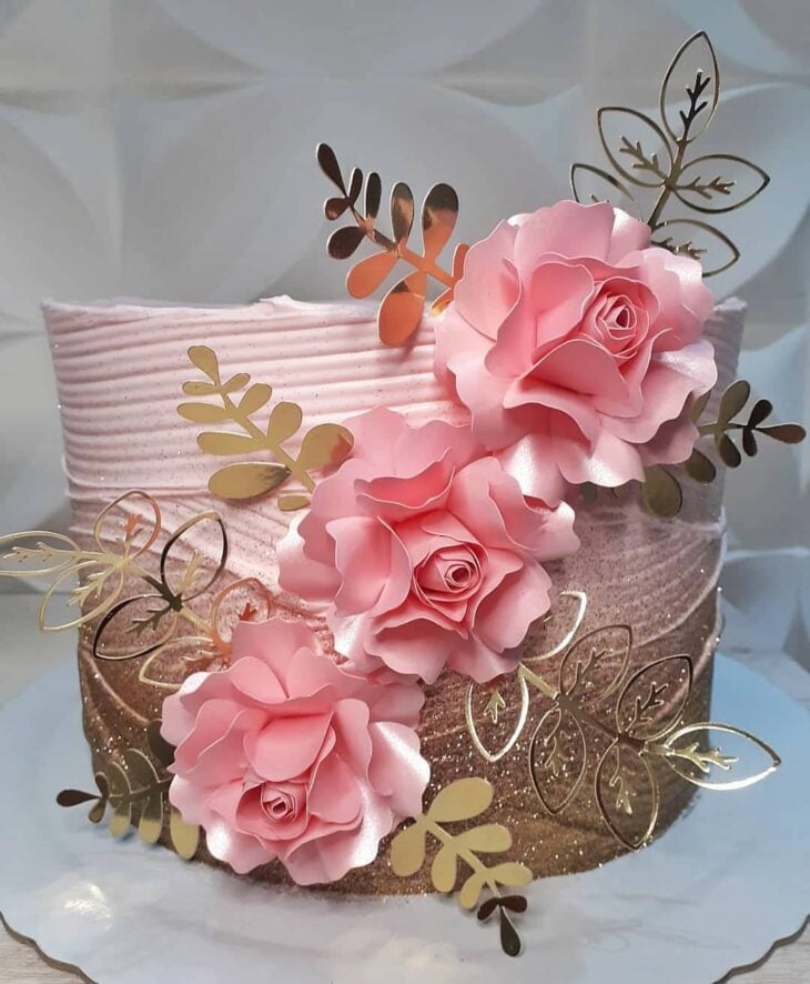 Foto de bolo com rosas 77 - 80