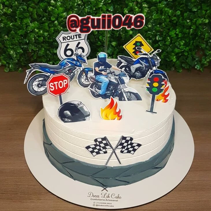 Topo de bolo de aniversário com combinação de motocicleta, relógio