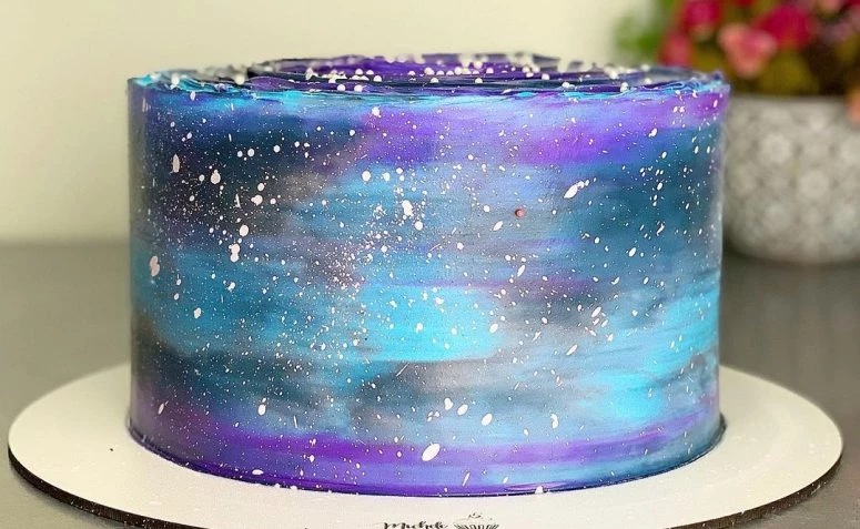 70 modelos de bolo galáxia para levar sua festa ao espaço