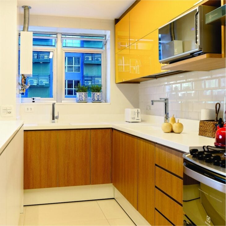 Foto de armario de cozinha amarelo 13 - 16